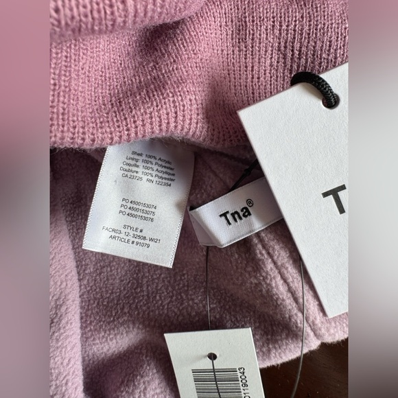 Aritzia TNA Landon hat - Picture 3 of 3